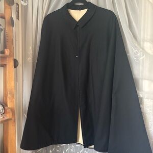 Women's Black vintage nurses Cape!